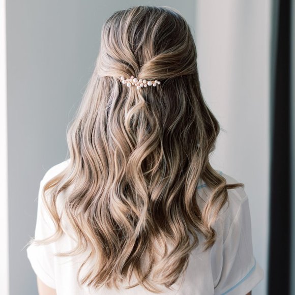 Lelet Hair Clip: Mattar Pearl Barrette - Picture 2 of 4